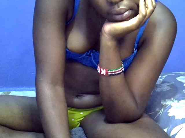 curvy-corazon webcam