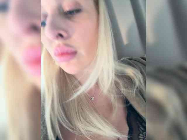 AlisaSecret webcam