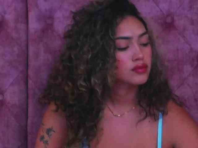 MaddisonBelucci webcam