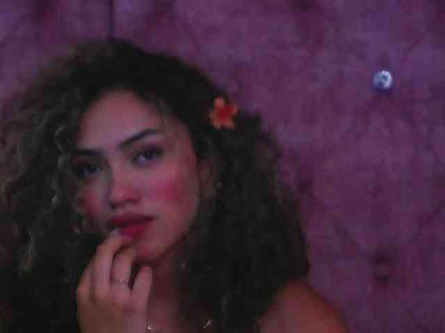 MaddisonBelucci webcam