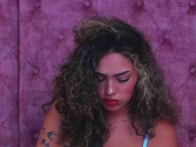 MaddisonBelucci webcam