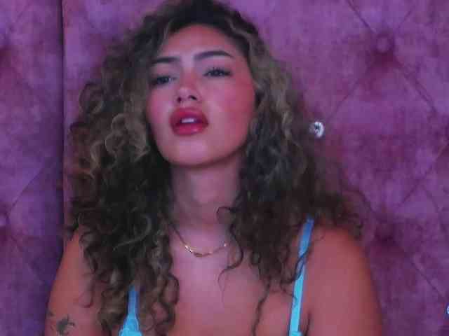 MaddisonBelucci webcam
