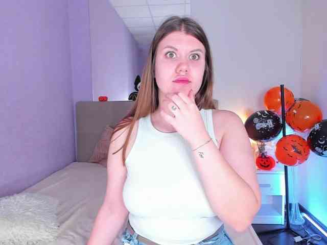 NikkiBust webcam