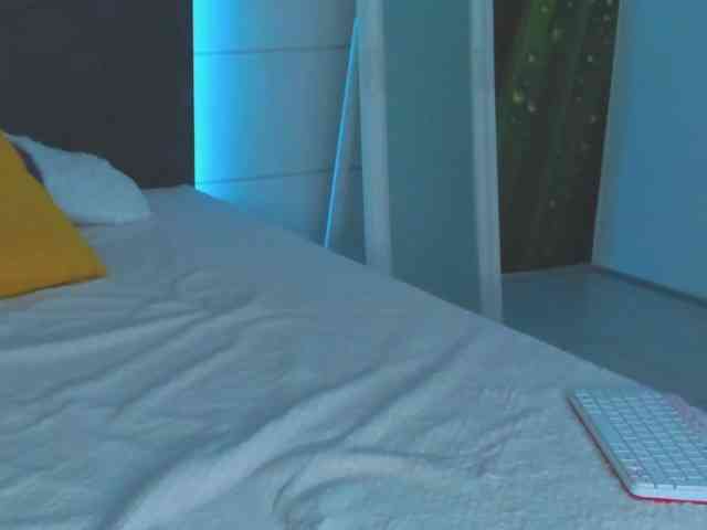 HollyTaillor webcam