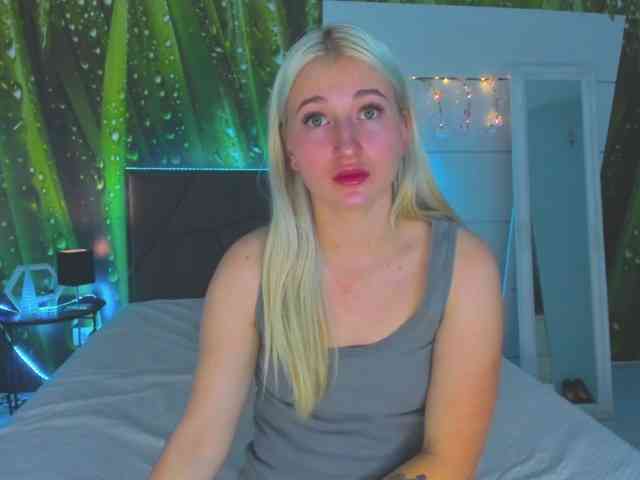 HollyTaillor webcam