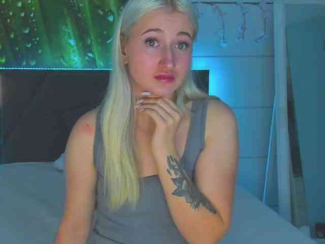 HollyTaillor webcam