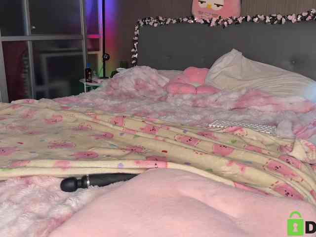 lizzyMeoww webcam
