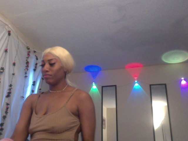 TheGirlNextDoor webcam