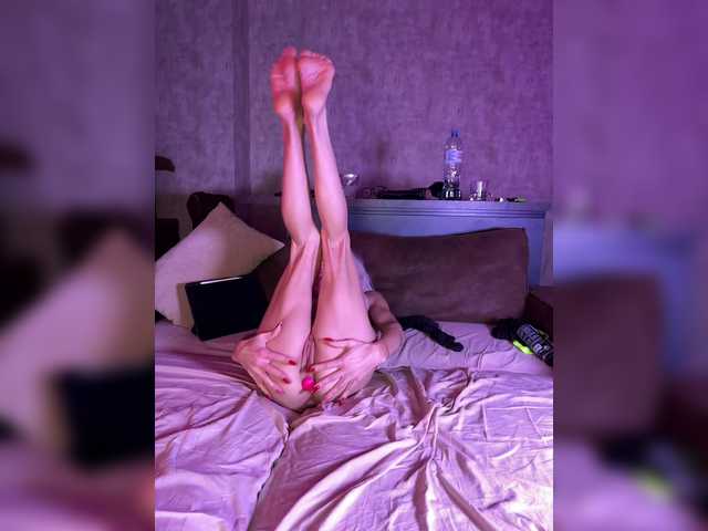 Gratis Live Sexcam mit NickiMaldini NickiMaldini