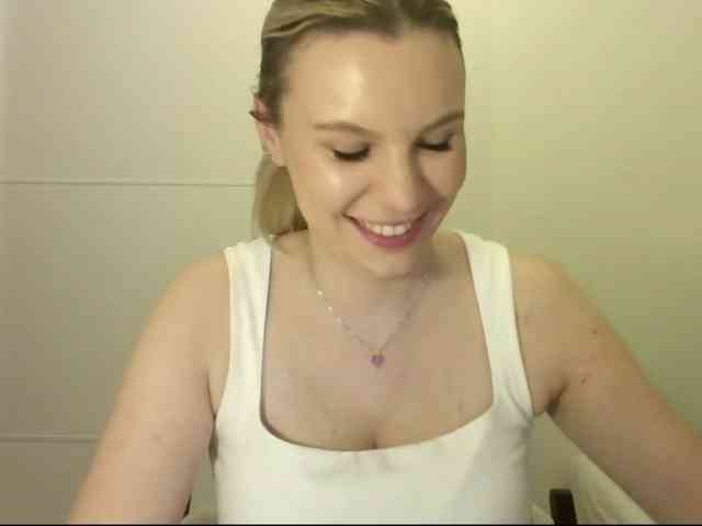 SadieCute webcam
