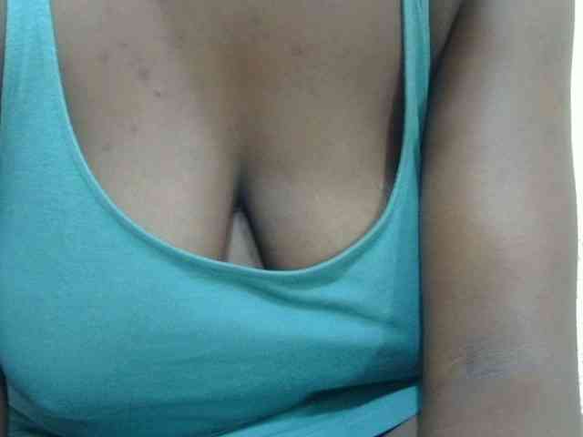 pretty-lioness webcam