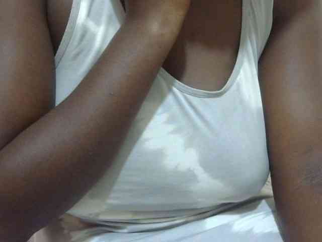 pretty-lioness webcam