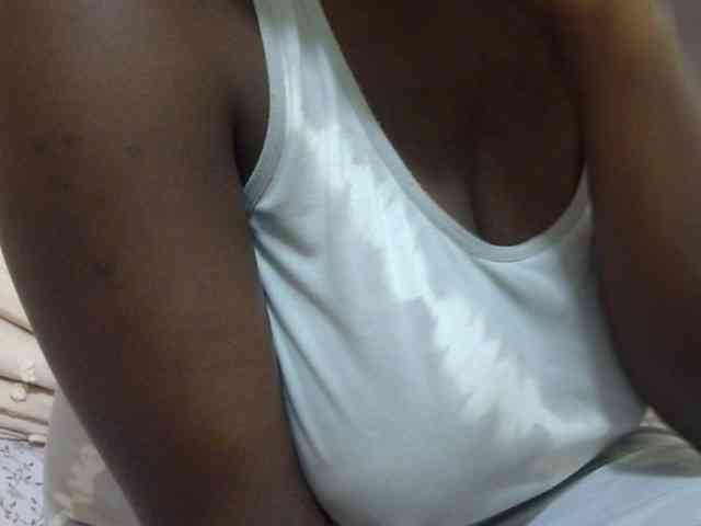 pretty-lioness webcam