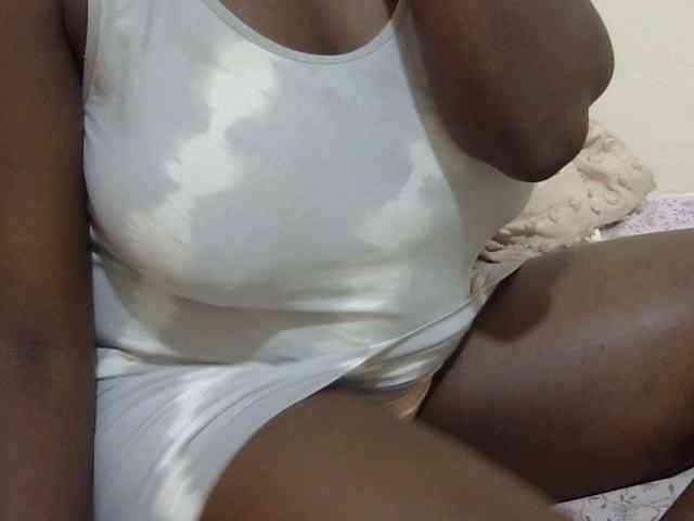 pretty-lioness webcam