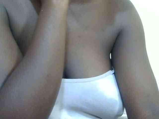 pretty-lioness webcam