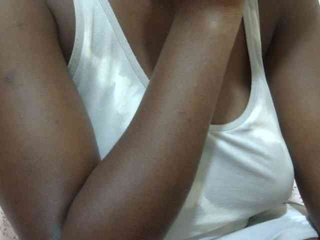 pretty-lioness webcam