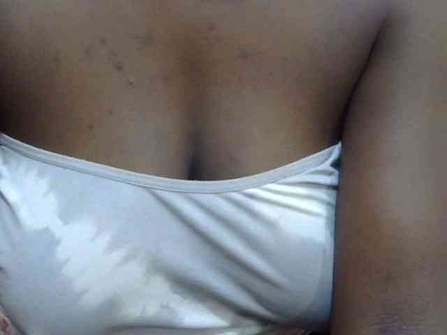 pretty-lioness webcam