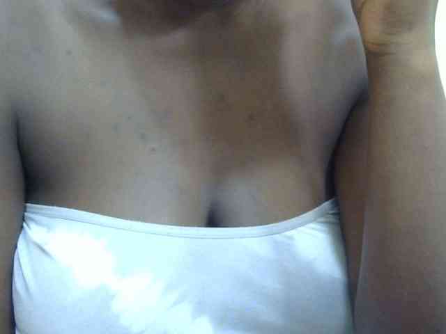 pretty-lioness webcam