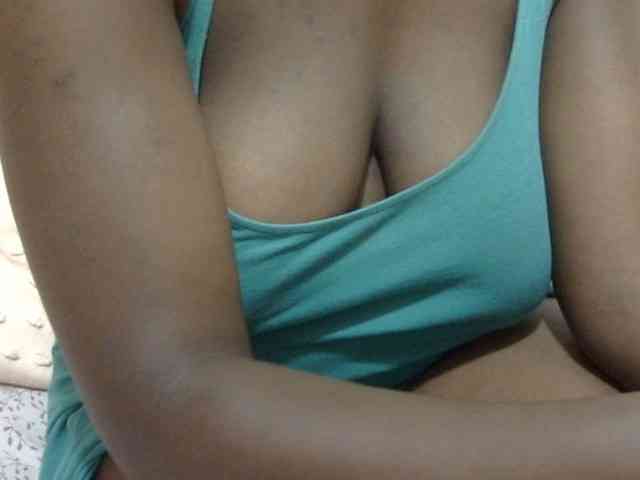 pretty-lioness webcam