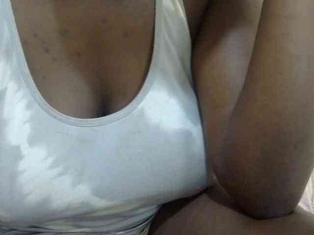 pretty-lioness webcam