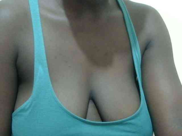 pretty-lioness webcam