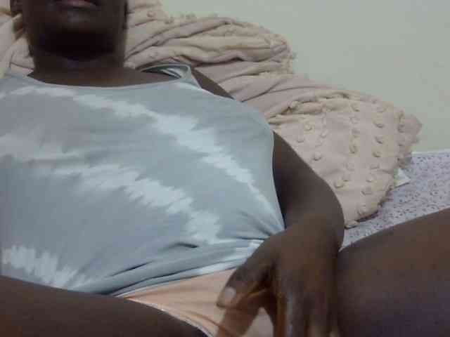 pretty-lioness webcam