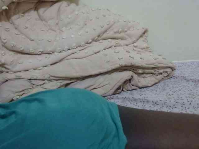 pretty-lioness webcam