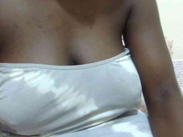 pretty-lioness webcam