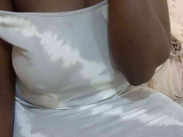 pretty-lioness webcam