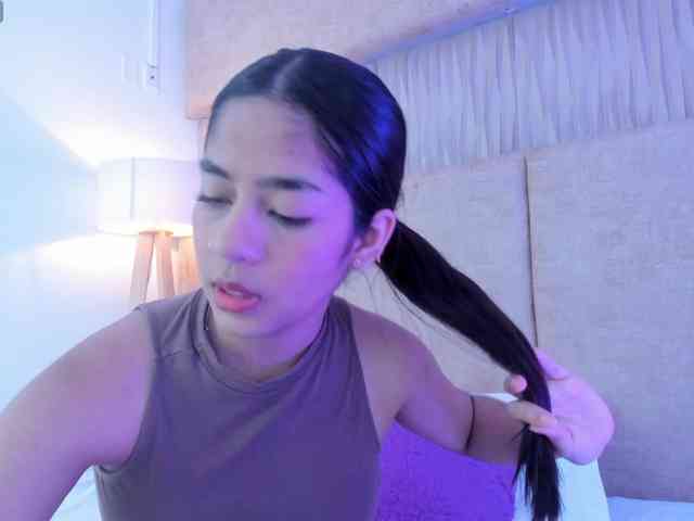 Kyraaa webcam