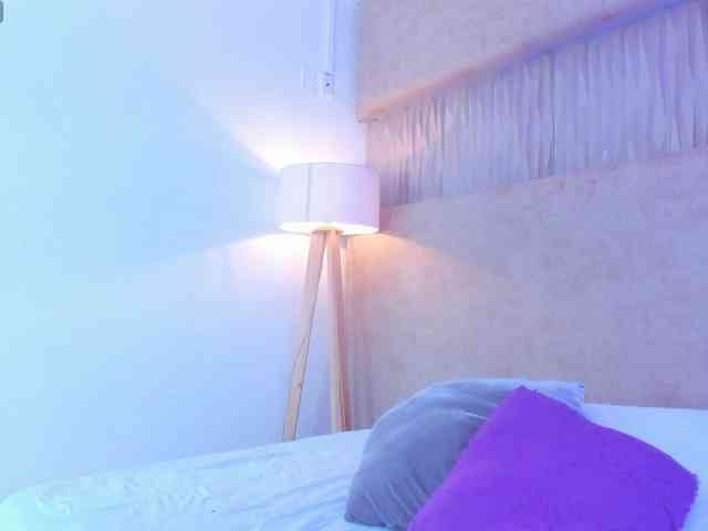 Kyraaa webcam