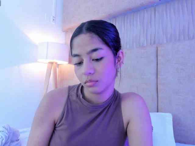 Kyraaa webcam
