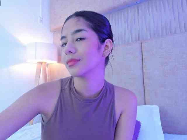 Kyraaa webcam