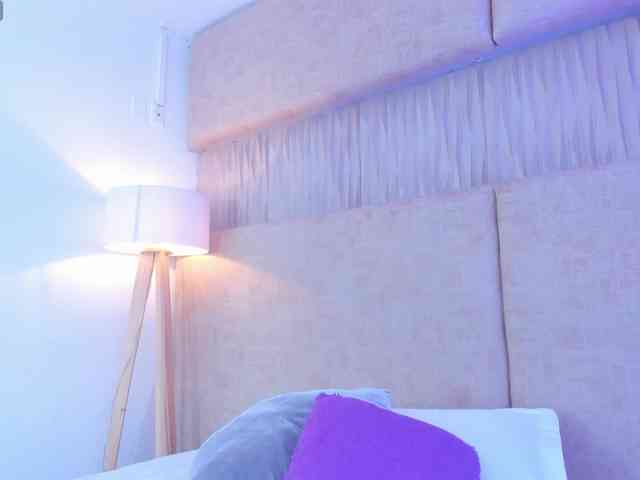 Kyraaa webcam