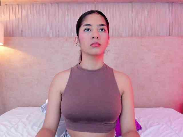 Kyraaa webcam
