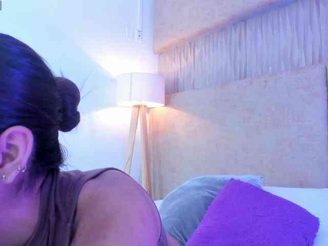 Kyraaa webcam