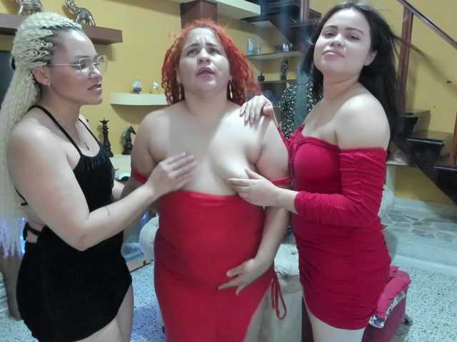 ladys-sexyin-thepub webcam