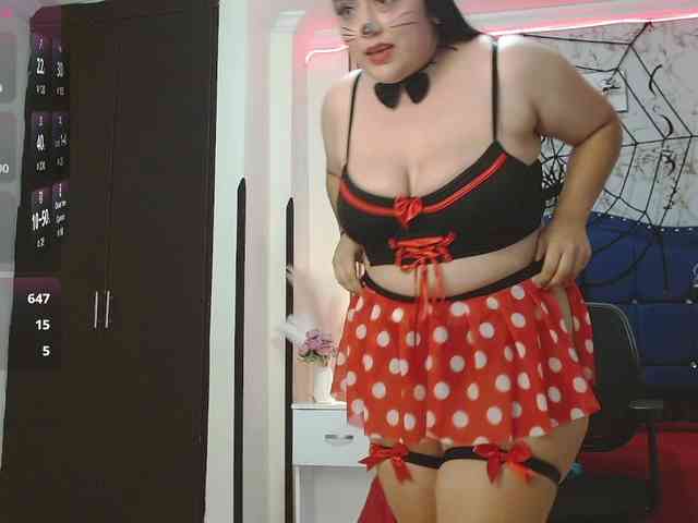 Daniela-Saenz webcam