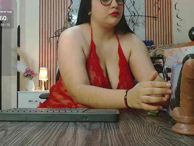 Daniela-Saenz webcam