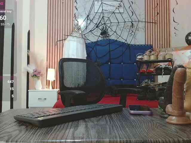 Daniela-Saenz webcam