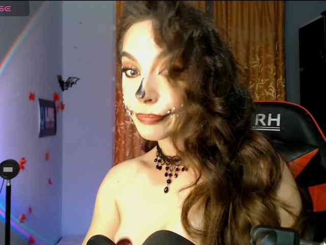 bellaqueen0701 webcam