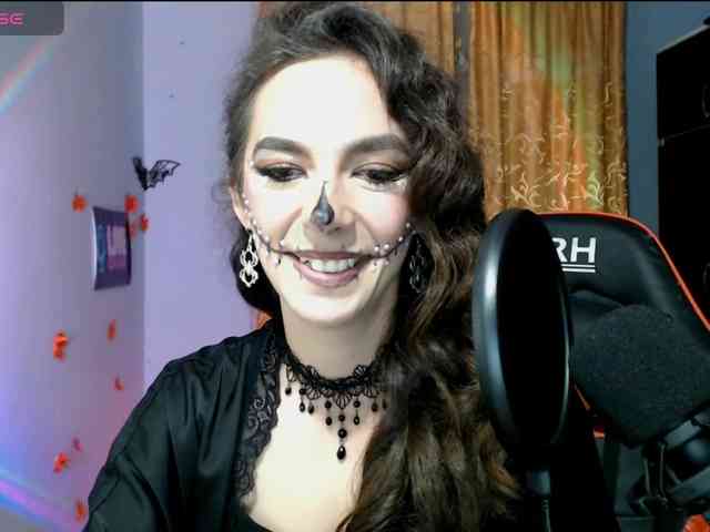 bellaqueen0701 webcam