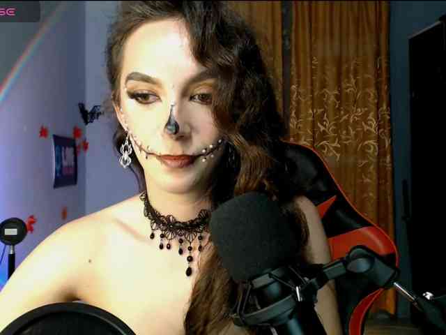 bellaqueen0701 webcam