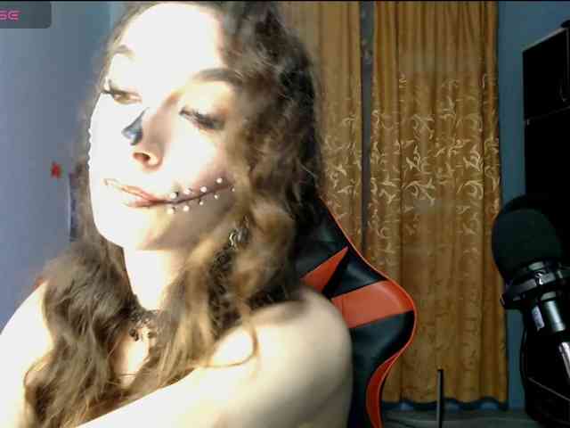 bellaqueen0701 webcam