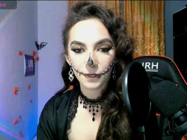 bellaqueen0701 webcam