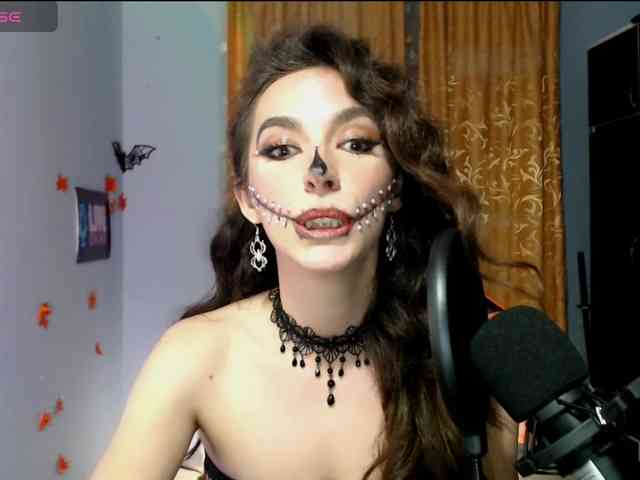 bellaqueen0701 webcam