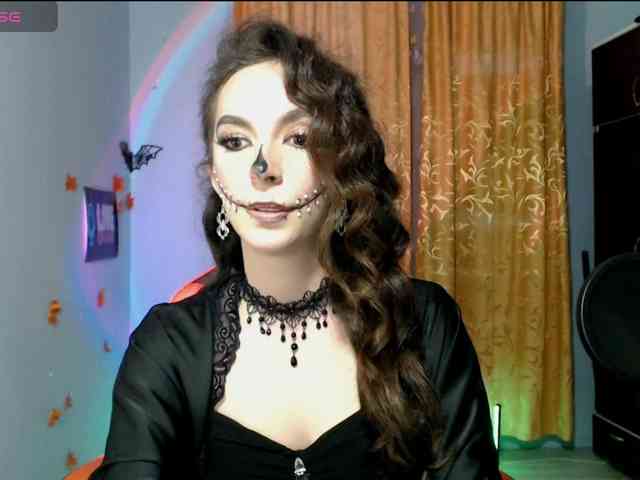 bellaqueen0701 webcam