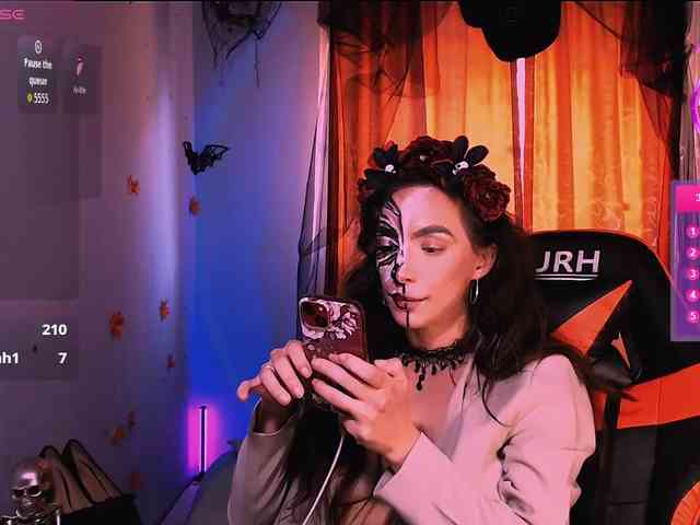 bellaqueen0701 webcam