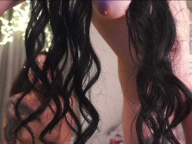 Entra en el chat con el modelo PLUXURY- PLUXURY-