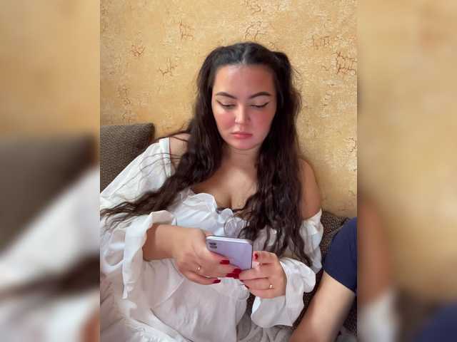 Vai a chattare su 3hotandyoung3 3hotandyoung3